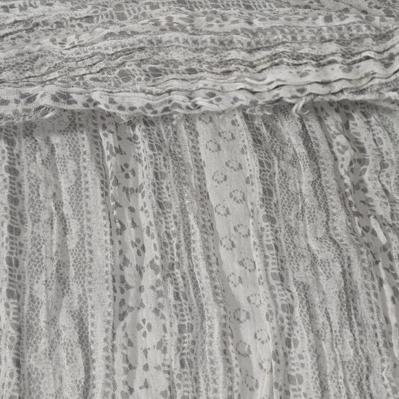 Scarves - Picture 6 of 14